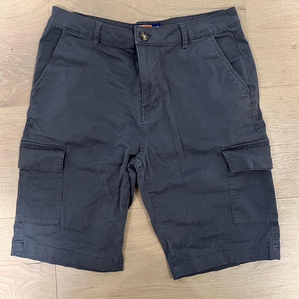 Peau de loup cargo shorts size 12 gray